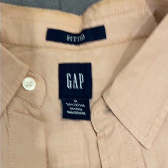 Button down - Picture 2 of 3